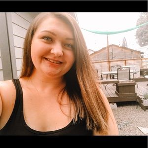 Meet your Posher, Brooke